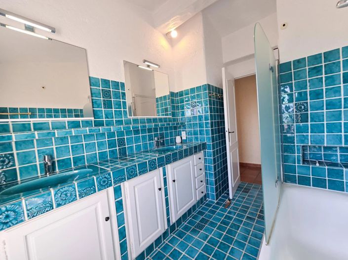 Image No.11-4 Bed House for sale