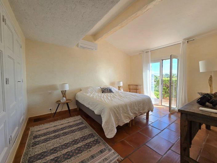 Image No.12-4 Bed House for sale