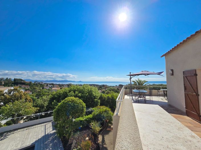 Image No.16-4 Bed House for sale