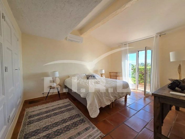 Image No.17-4 Bed House for sale