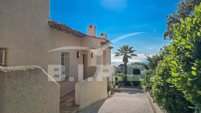 Image No.21-4 Bed House for sale