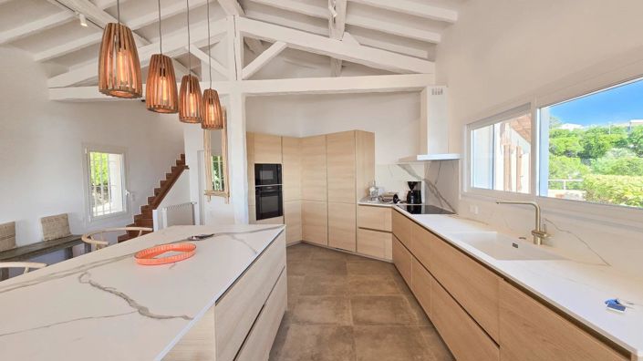 Image No.8-4 Bed House for sale