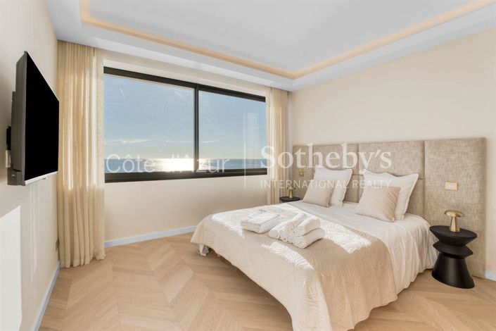 Image No.10-4 Bed Property for sale