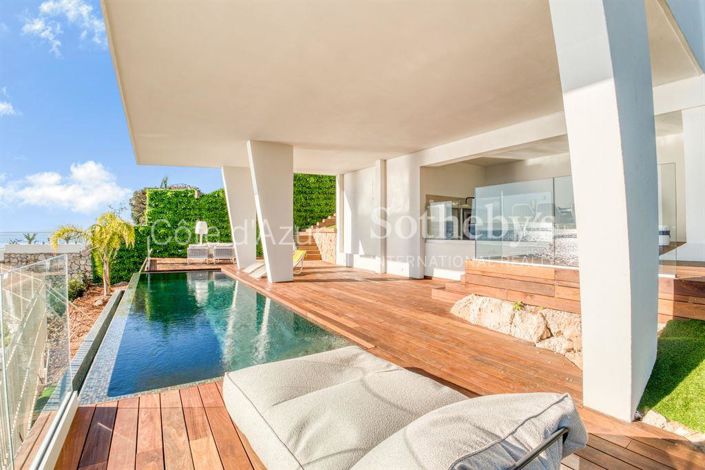 Image No.12-4 Bed Property for sale