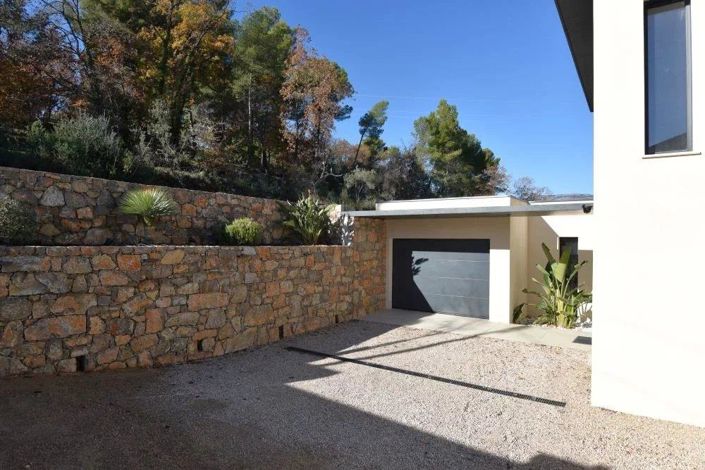 Image No.14-3 Bed House for sale