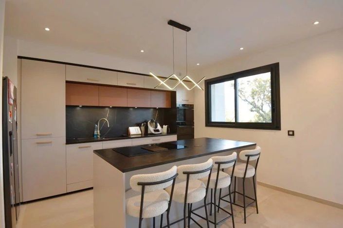 Image No.5-3 Bed House for sale