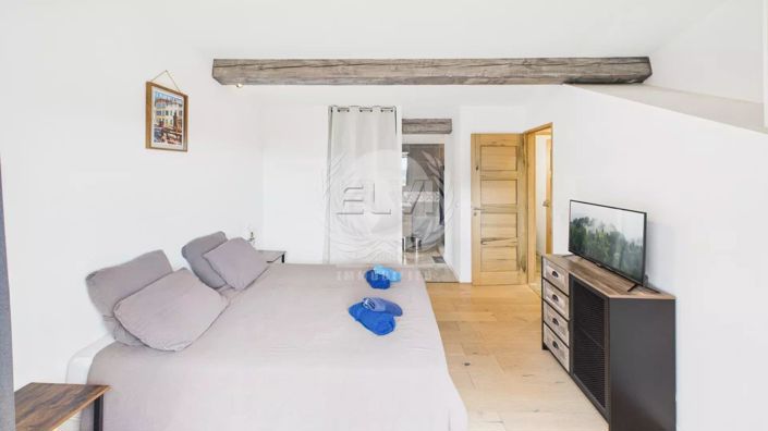 Image No.8-3 Bed House for sale