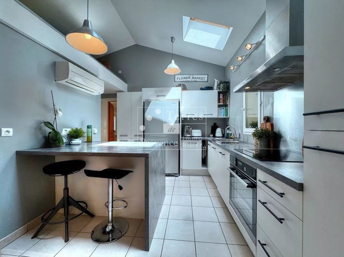 Image No.12-5 Bed House for sale