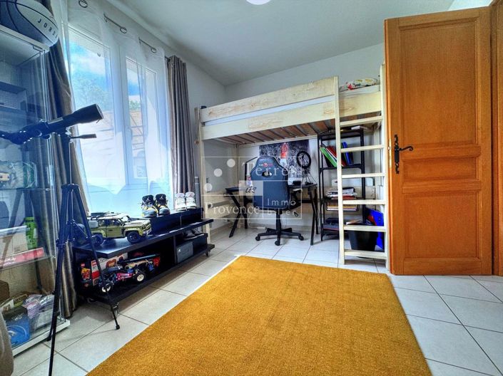 Image No.16-5 Bed House for sale