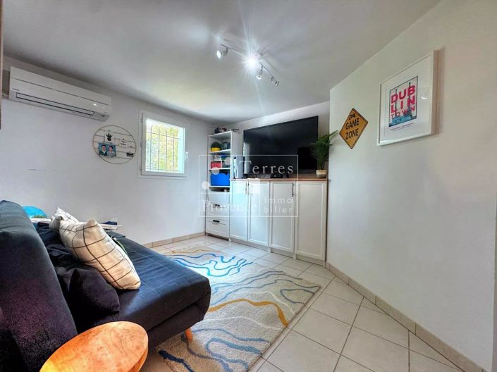 Image No.18-5 Bed House for sale