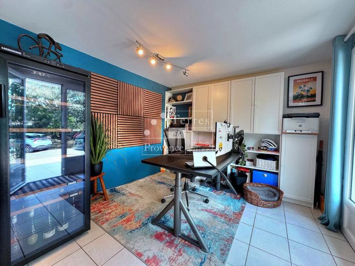 Image No.19-5 Bed House for sale