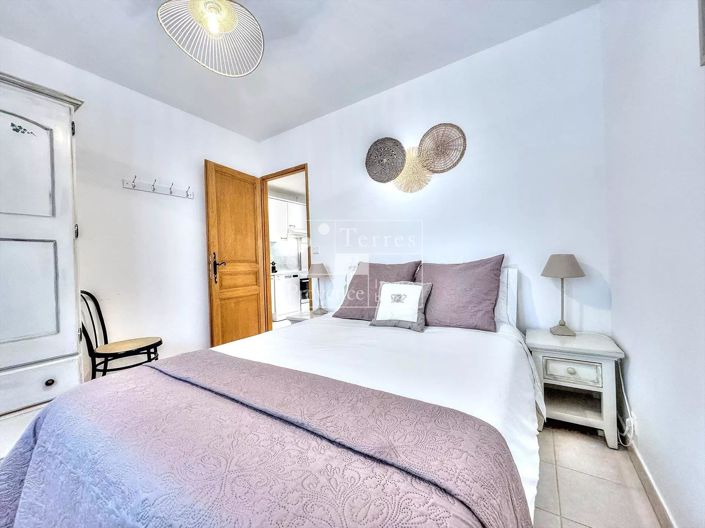 Image No.26-5 Bed House for sale