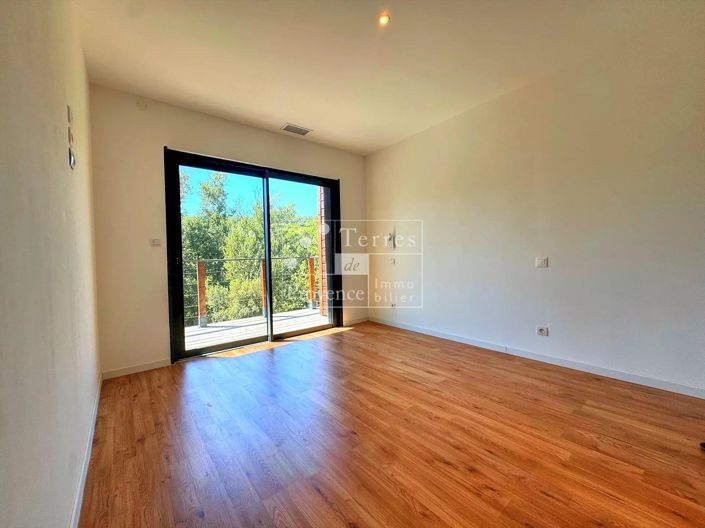 Image No.13-3 Bed House for sale