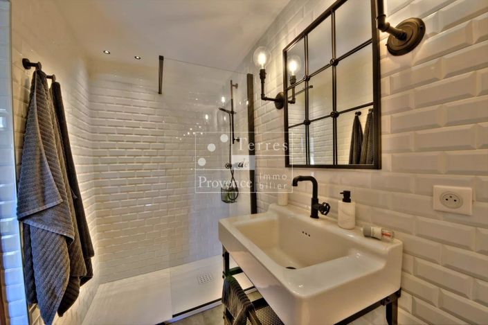 Image No.19-5 Bed House for sale