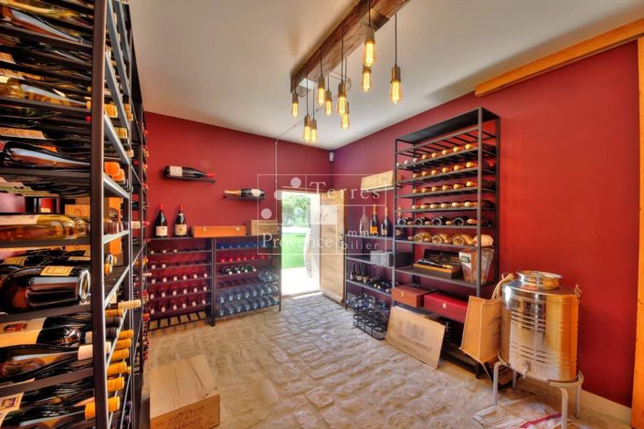 Image No.24-5 Bed House for sale