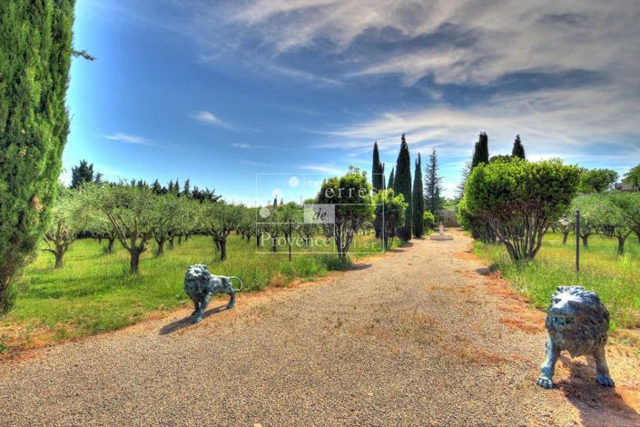 Image No.27-5 Bed House for sale