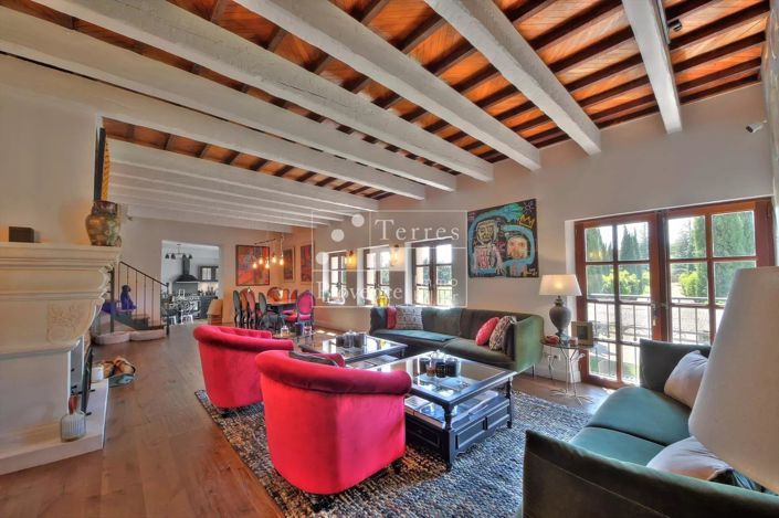 Image No.3-5 Bed House for sale