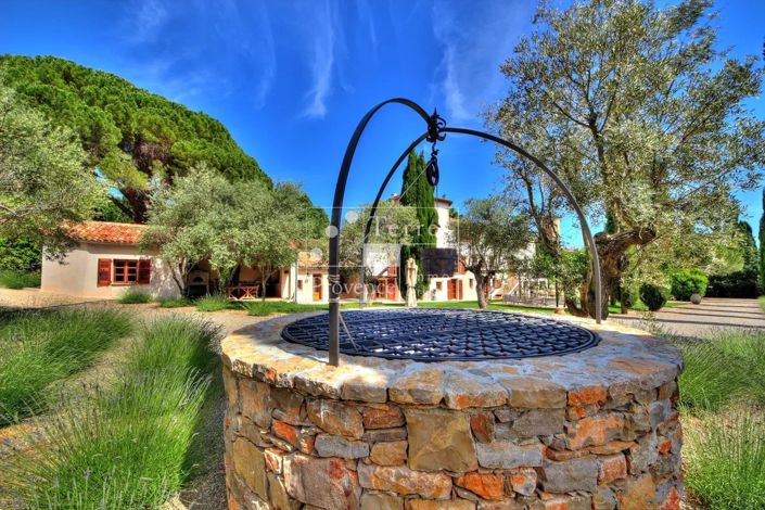 Image No.7-5 Bed House for sale