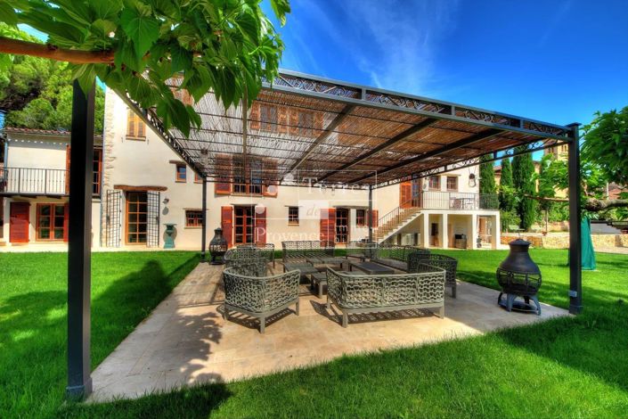 Image No.8-5 Bed House for sale