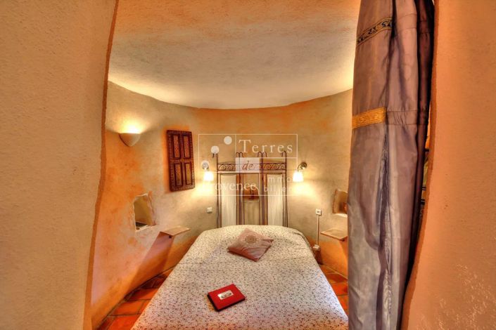 Image No.16-9 Bed House for sale