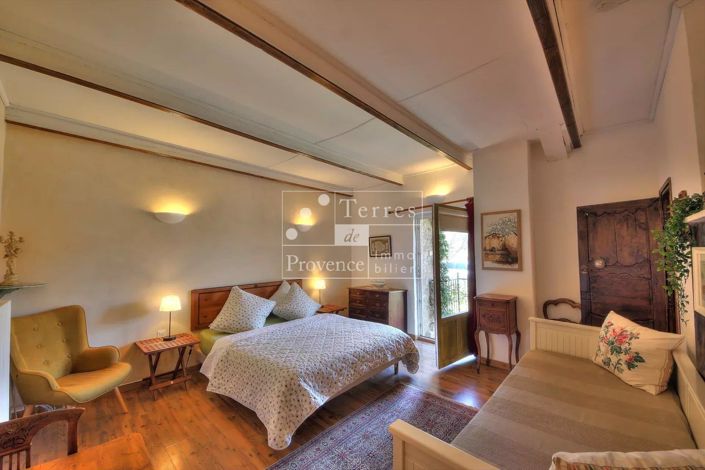 Image No.18-9 Bed House for sale