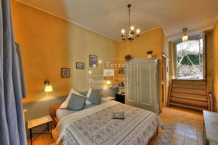 Image No.20-9 Bed House for sale