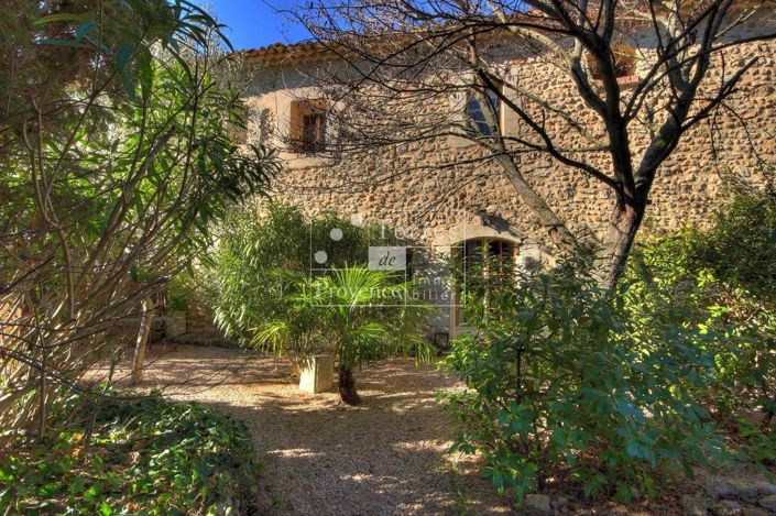 Image No.5-9 Bed House for sale