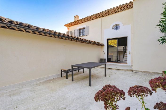 Image No.15-4 Bed House for sale