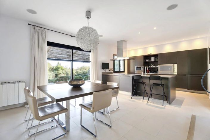 Image No.7-4 Bed House for sale