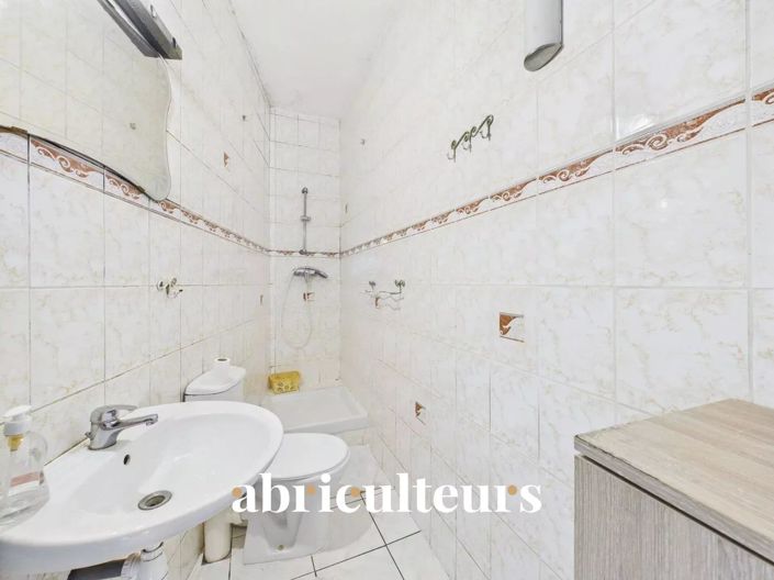 Image No.12-2 Bed House for sale