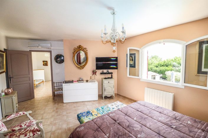 Image No.13-3 Bed House for sale