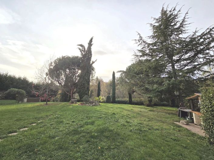 Image No.2-4 Bed House for sale