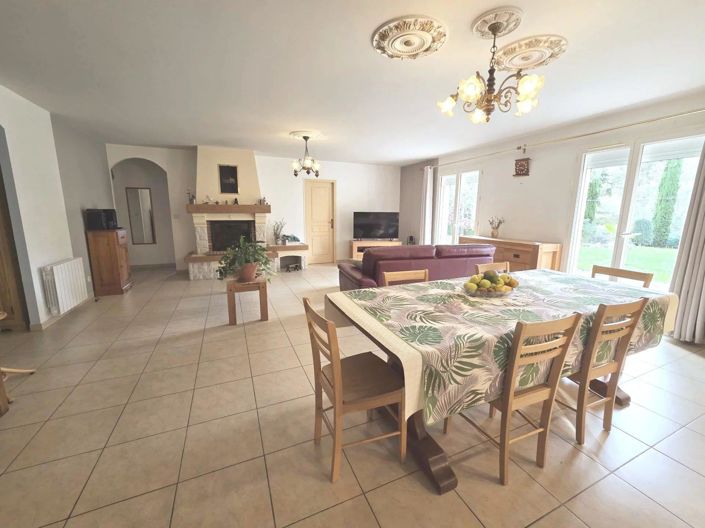 Image No.6-4 Bed House for sale