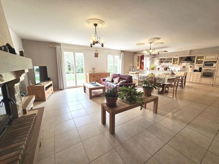 Image No.6-4 Bed House for sale