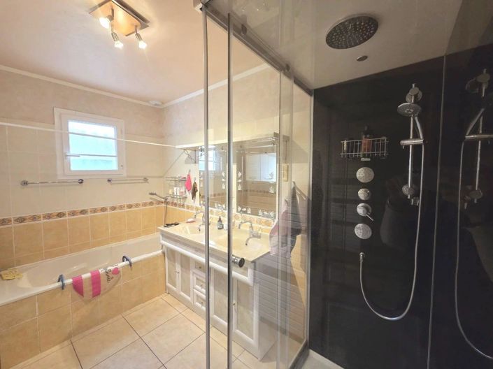 Image No.9-4 Bed House for sale