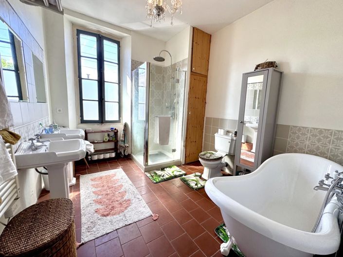 Image No.10-5 Bed House for sale