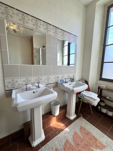 Image No.11-5 Bed House for sale