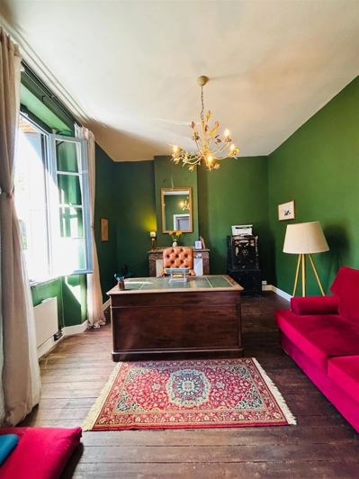 Image No.8-5 Bed House for sale
