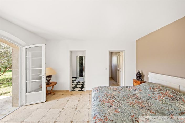 Image No.20-4 Bed House for sale