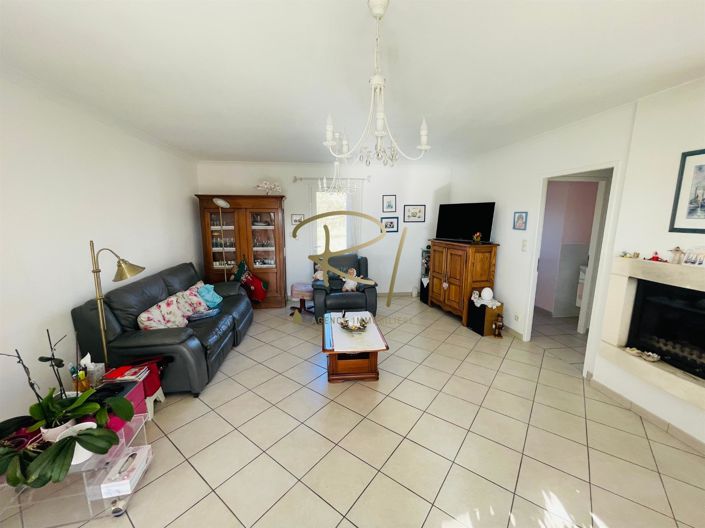 Image No.5-2 Bed House for sale