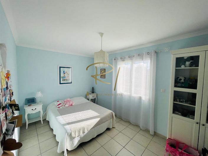 Image No.6-2 Bed House for sale