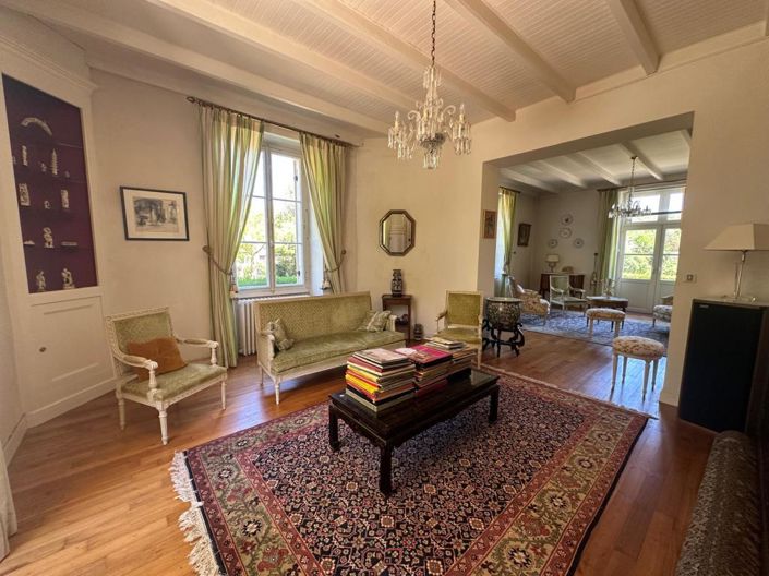 Image No.10-5 Bed House for sale