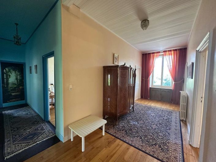 Image No.17-5 Bed House for sale