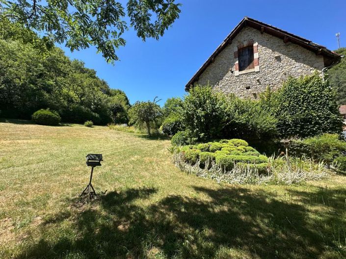 Image No.8-5 Bed House for sale