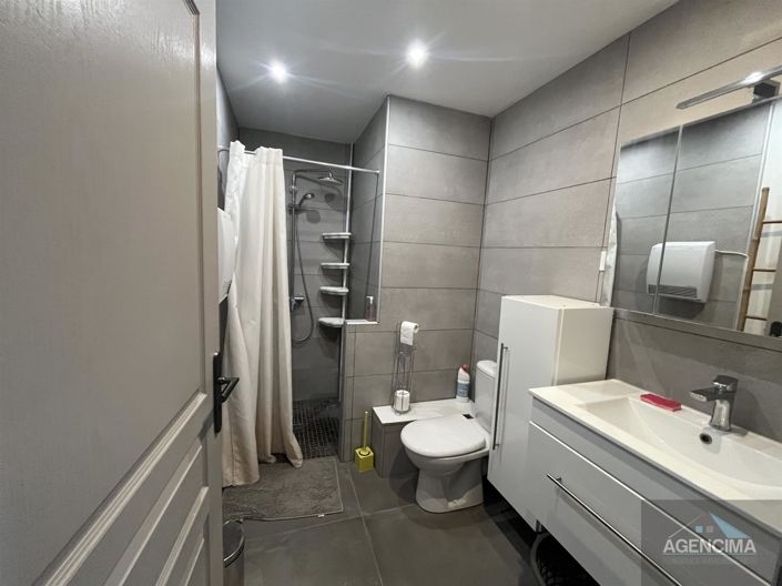 Image No.12-5 Bed House for sale