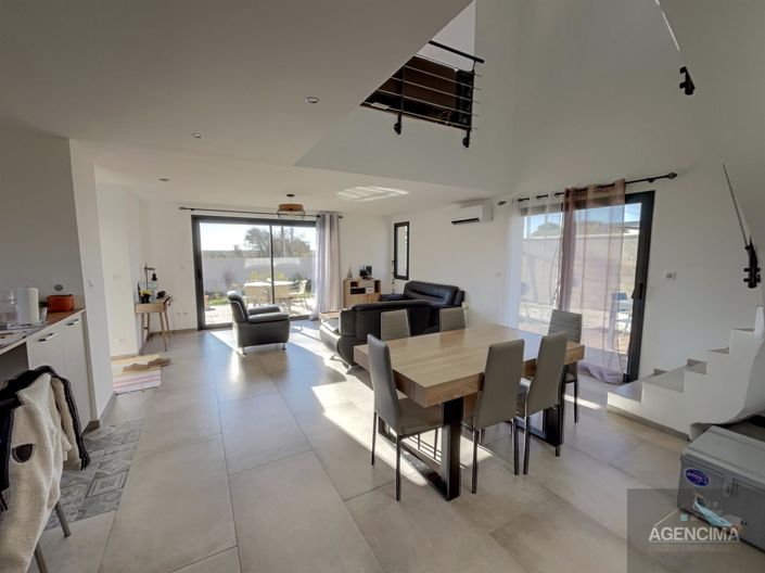 Image No.15-5 Bed House for sale