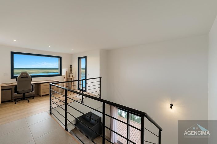 Image No.4-5 Bed House for sale