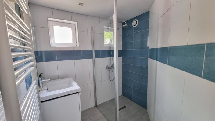 Image No.6-6 Bed House for sale