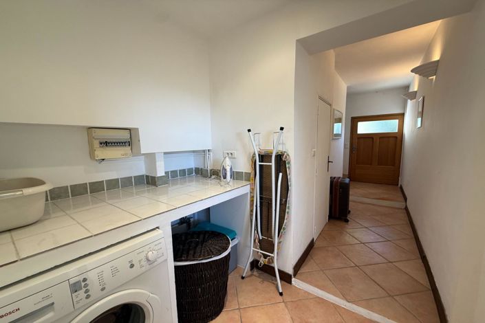 Image No.10-3 Bed House for sale