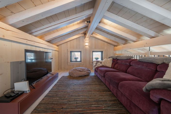 Image No.15-6 Bed House for sale